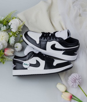 Air Jordan 1 Low Panda