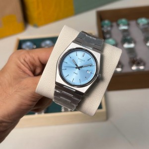 TISSOT PRX 40MM QUARTZ SWISS PREMIUM TISSOT PRX 40MM QUARTZ SWISS PREMIUM