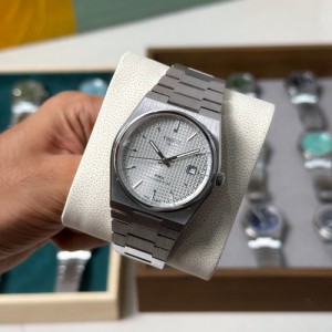 TISSOT PRX 40MM QUARTZ SWISS PREMIUM  TISSOT PRX 40MM QUARTZ SWISS PREMIUM