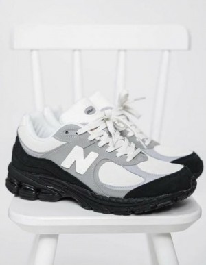 New Balance Basement X 2002r