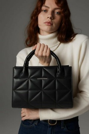 Liora Leather Qualded Tote Bag Black C102