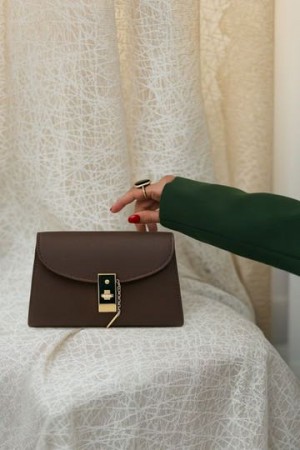 Liora Cute Handbag With Shoulder Strap Brown B104