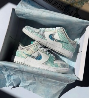 Nikee Sb Dunk Year Of The Dragon Steam Puppet