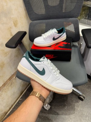Nik e Air Jordan 1 Low OG Oxidised Green
