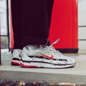 Nik e P 6000 Metallic Varsity Red