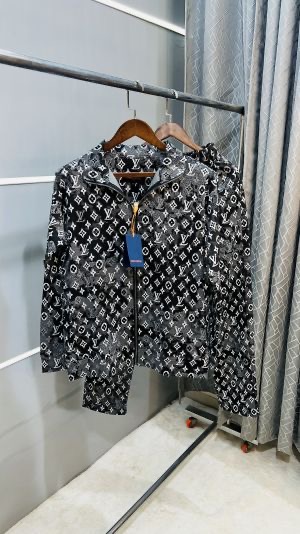 LOUIS VUITTO_N BLACK TRACKSUIT (350)