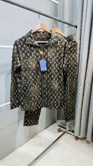 LOUIS VUITTO_N GOLDEN TRACKSUIT (349)