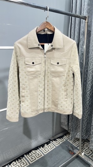 LOUIS VUITTO_N BEIGE JACKET (253)