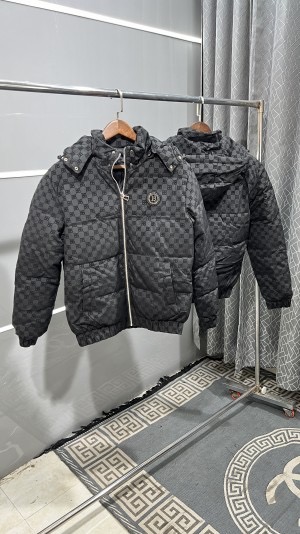 BALENCIAGA PUFFER JACKET (250)