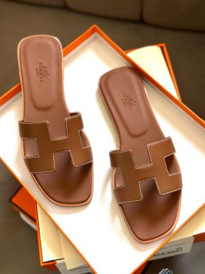 Hermes Oran Brown With Original Box Packing & CarryBag