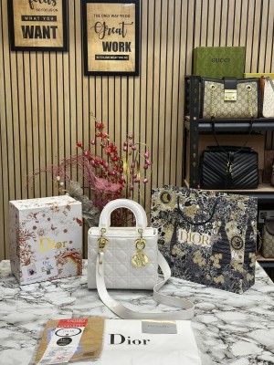 CRISTIAN DIO_R GLOSSY LADY WITH OG BOX DUST BAG & CAARY BAG PREMIUM QUALITY [ WHITE] 