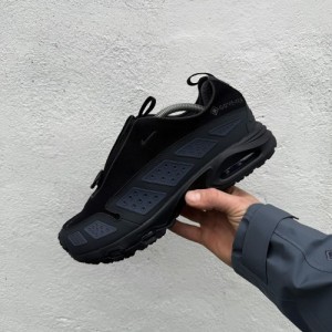 Nikee AirMax SNDR GORE TEX Black and Dark Smoke Grey
