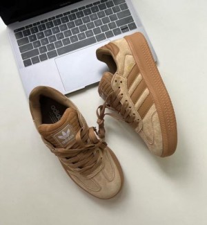 Ad-idaaS samba xlg brown with og box