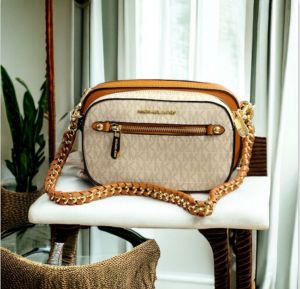 _Michaelkors jet pochette with box(100868-biege-brown)