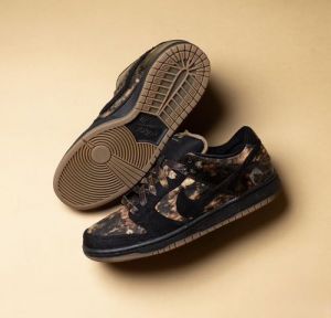 Nik e SB Dunk Low Pushead 2 Sneakers