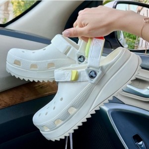 crocss classic hiker clog