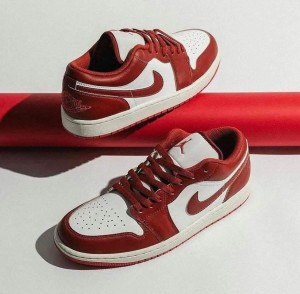 Air Jordan 1 Low Dune Red