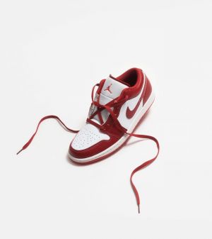 Nik e Air Jordan 1 Low Dune Red Sneakers