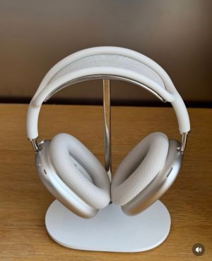 Apple headphones trendy. 