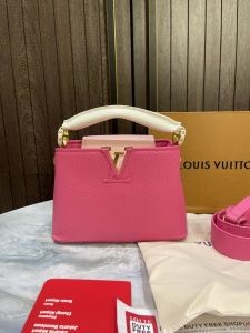 Louis_vuitton small Capucines BB with duty free bill and magnet box 521