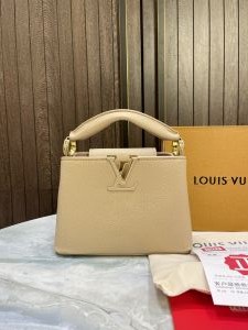 Louis_vuitton small Capucines BB with duty free bill and magnet box 522