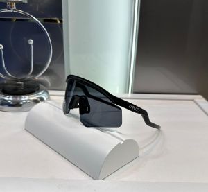 Oakle y All Black Luxury Shade 9229
