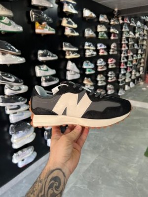 new balance 327 moonbeam black