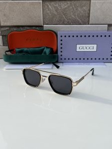 Gucci_769_gold_black
