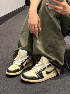 Nike Air Jordan 1 Low SE Coconut Milk Black
