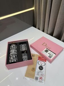 CHRISTIAN DIO.R SET THERMOS & KEY HOLDER & CARD HOLDER PREMIUM WITH OG BOX