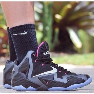 Nik e Lebron 11 Miami Nights Basketball Sneakers