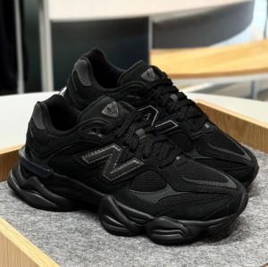 NEW BALANCE 9060 triple black
