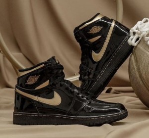 Nikee Air Jordan 1 High Metallic Black Gold Semi UA