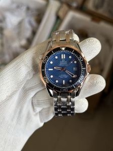 Omeg a Seamaster Automatic Open Heart Premium