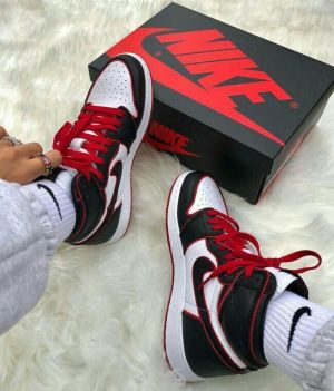Air Jordan Retro 1  High  BloodLine 