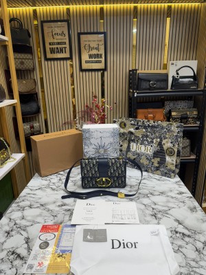 CHRISTIAN DIO_R MONTAIGNE FLAP BAG WITH OG DOUBLE BOX INCLUDING CARRYBAG PREMIUM QUALITY (BLUE)