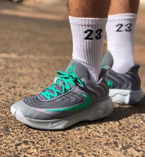 Nik e Giannis Immortality 4 Smoke Grey Running Shoes