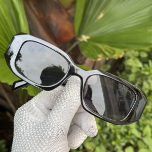_Prada_Milano_Black_8679