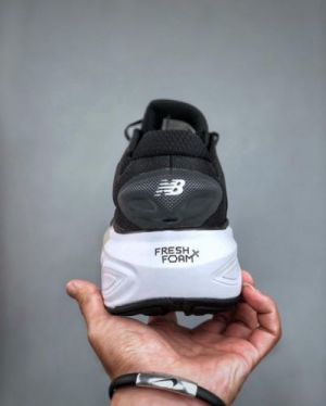 Ne_w Balance Fresh Foam More V4 BLACK NEW Men Shoes
