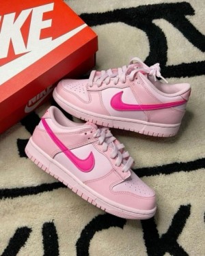 Nikee Dunk Low Triple Pink