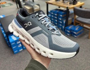 On Cloud Running Cloud Monster 2 Alloy Chambray