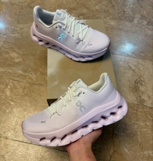 On Cloudtilt Lvory Orchid Pink