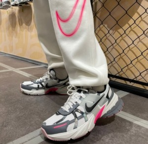 Nikee V2K Run Cool Grey Pink