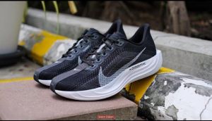 Nik e Pegasus Plus Black Running Shoes