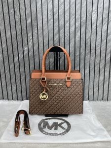 Michael_Kors_Medium_Satchel_Bag_With_DustCover