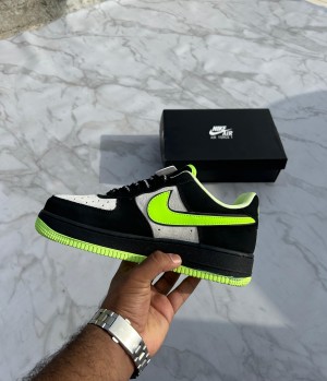 Nik ee Airforce 1 supreme 2025