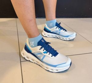  On Cloud Vista 2 Cream Horizon Running Shoes