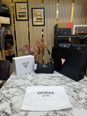 Guess Quilted Shoulder Bag With Box And Dust Bag Including Carry Bag (Black)