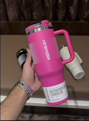 Stanley Quencher Dotted Design Tumbler Hot Pink Fade