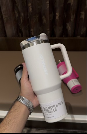 Stanley Quencher Dotted Design Tumbler Rose Quartz